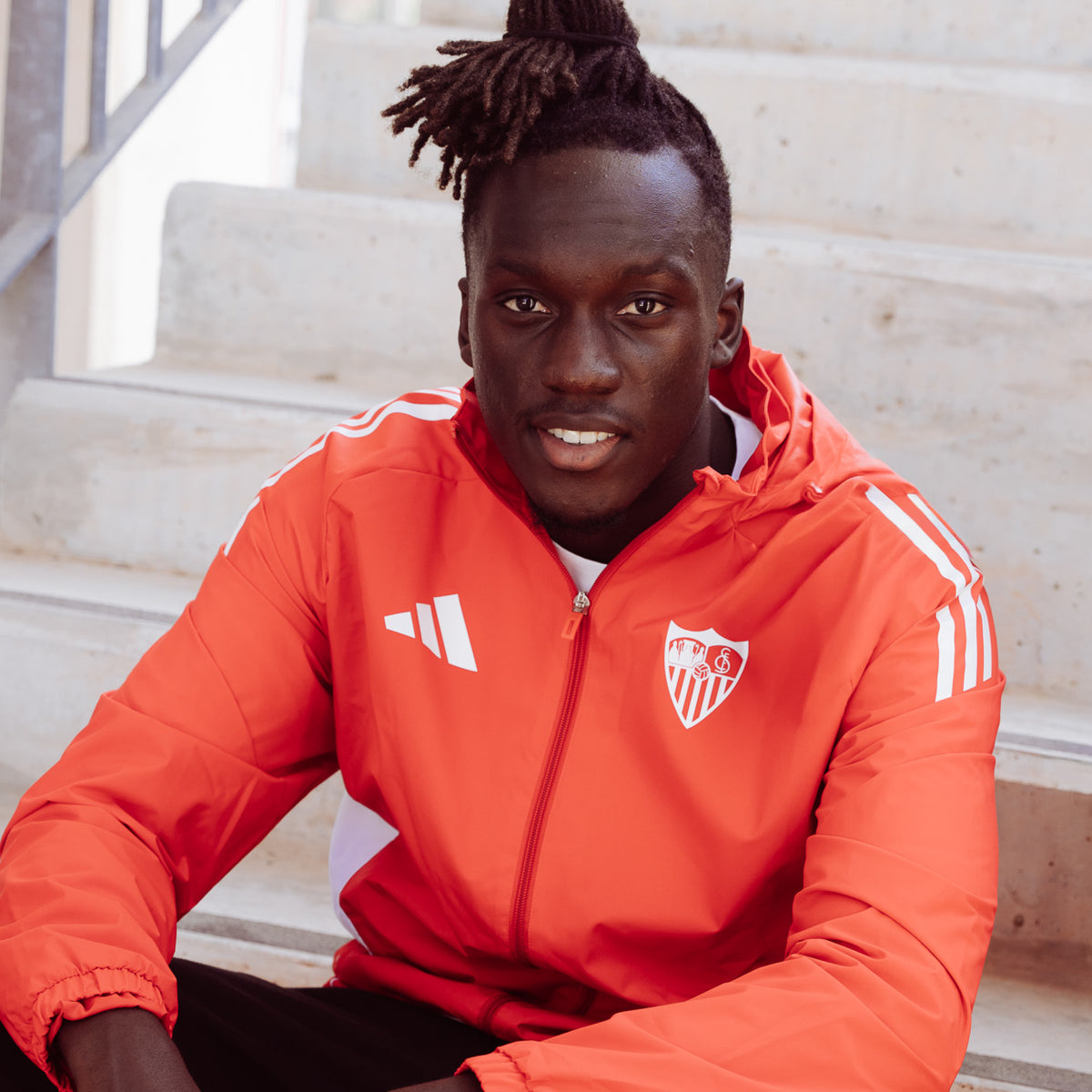 Chubasquero adulto entrenamiento Sevilla FC 25/26 rojo