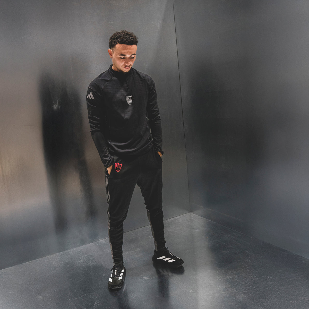 Pantalón adulto entrenamiento Sevilla FC 25/26 negro