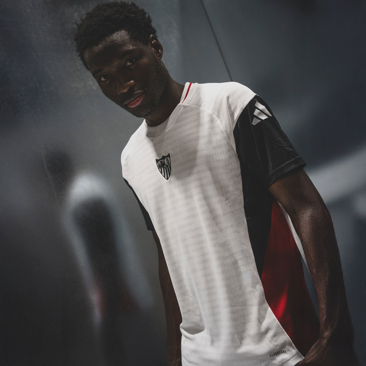 Camiseta adulto cápsula Sevilla FC 25/26 blanca