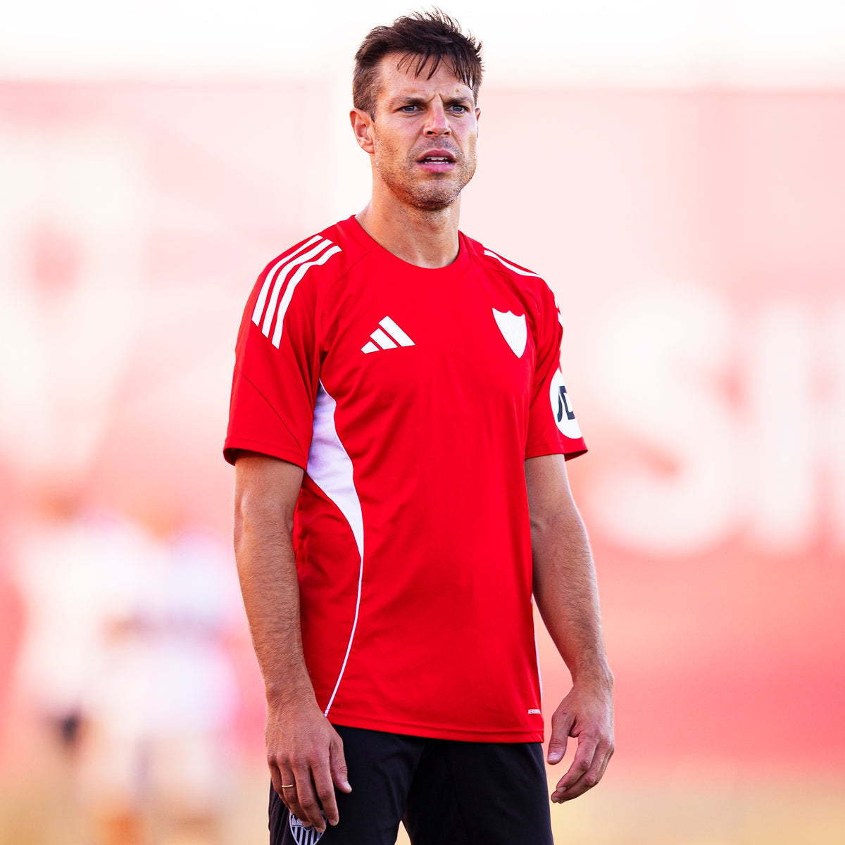 Camiseta adulto entrenamiento Sevilla FC 25/26 roja