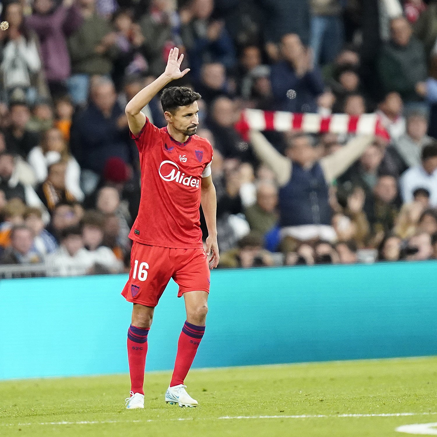 Nº 92 / 705 Última Camiseta Jesús Navas Roja