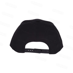 Gorra negra con escudo bordado